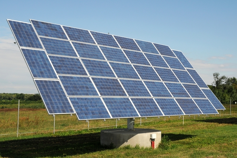 Φωτοβολταϊκά στο χωράφι